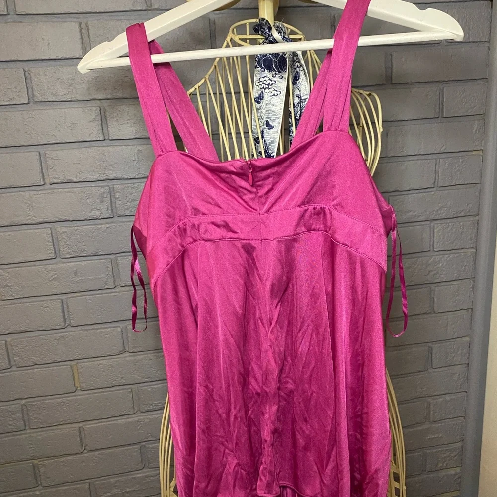 BCBGMaxAzria Fuchsia Accordion Pleated Top: Size Small with Tie Detail - Picture 4 of 6
